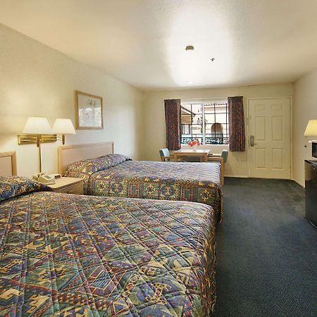 Days Inn By Wyndham Riverside Tyler Mall Room photo